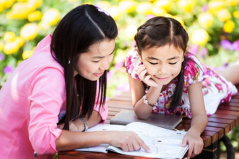 Tips Mendampingi Anak Belajar di Rumah. Dijamin Anti Emosi, Moms!