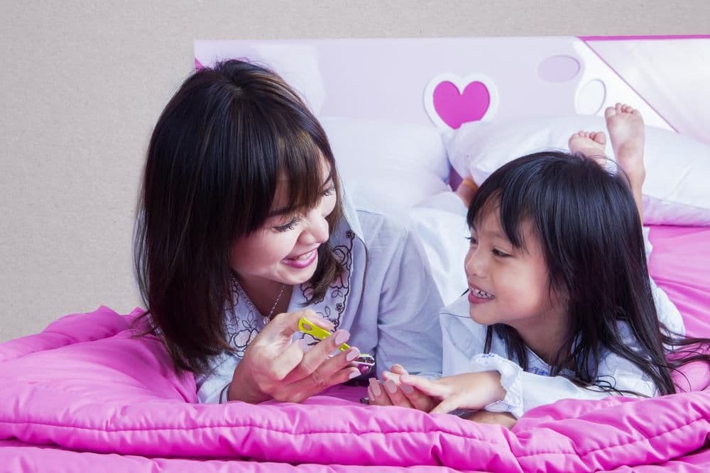 Cara Aman Memotong Kuku Anak